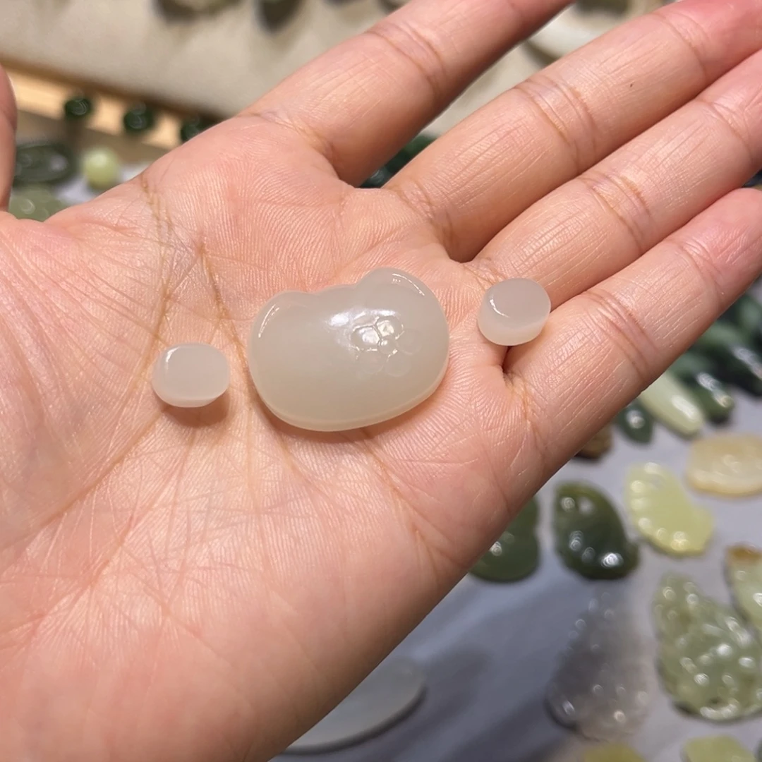 颈饰未镶嵌和田玉