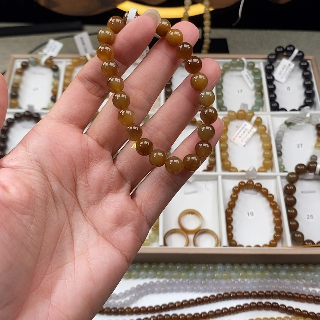 ¥***…和田玉（糖玉）未镶嵌手串