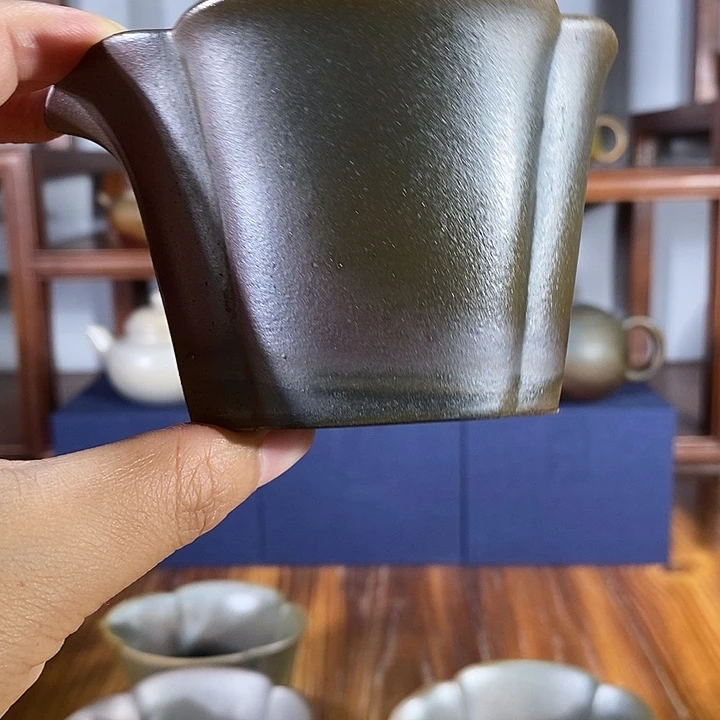 厦***伟茶壶紫砂200cc公道杯 底槽清
