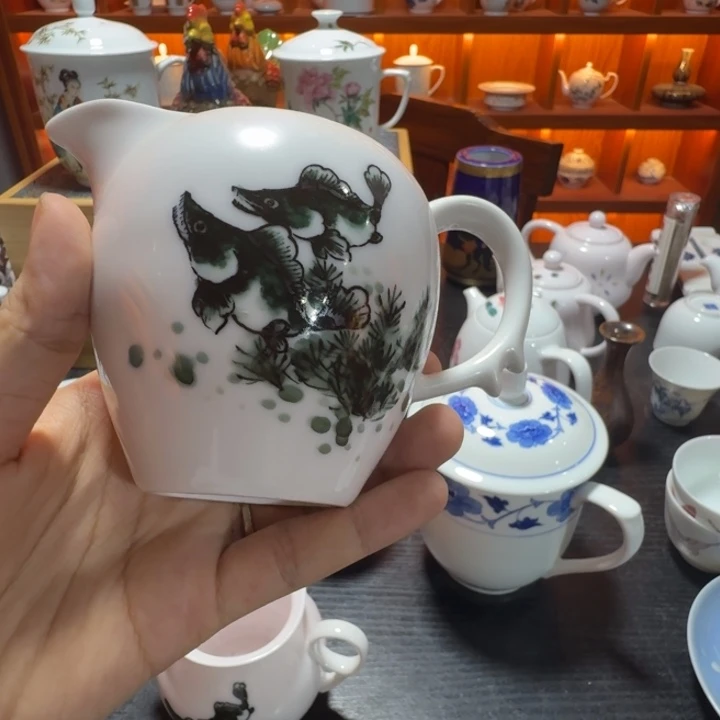 漆***多景德镇的陶瓷瓷器