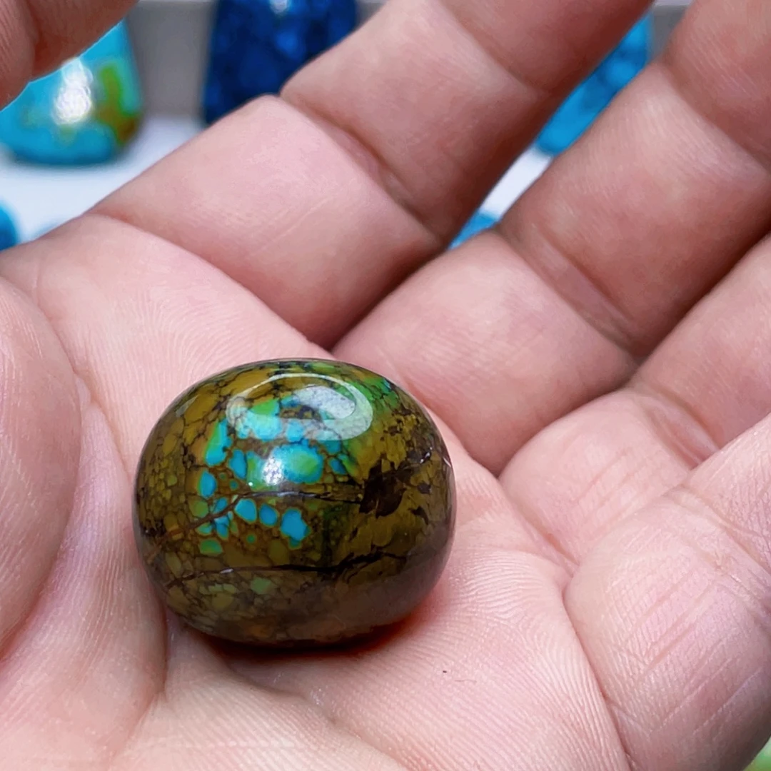 绿松石未镶嵌颈饰