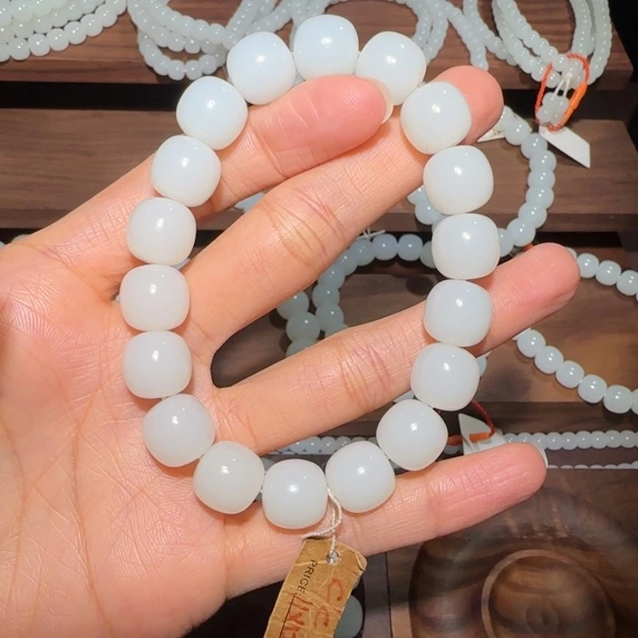 M***S和田玉（糖玉）未镶嵌手链