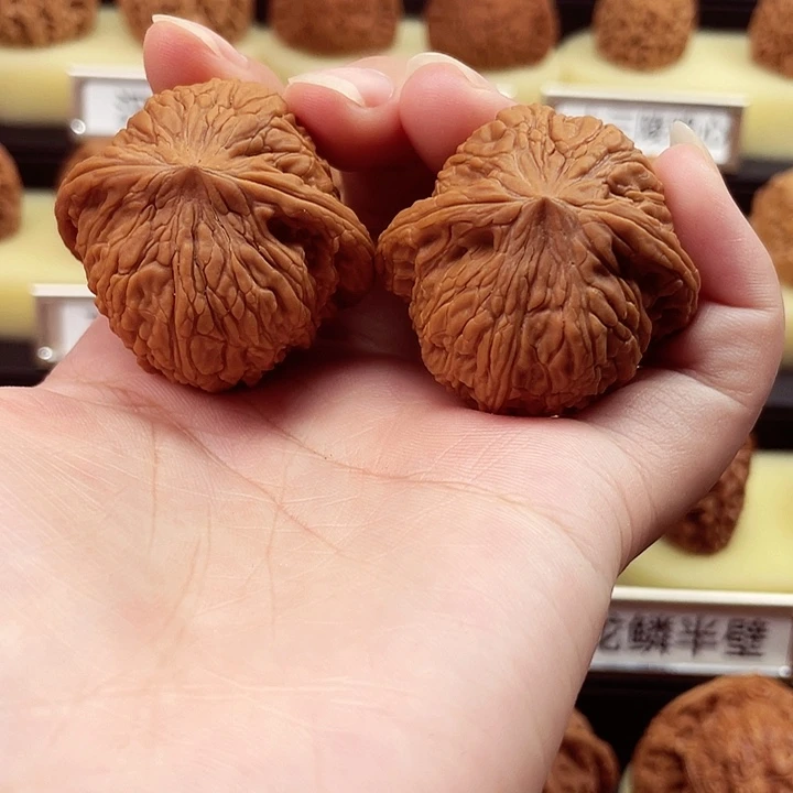 文玩核桃吊坠泥鳅背39全品0399