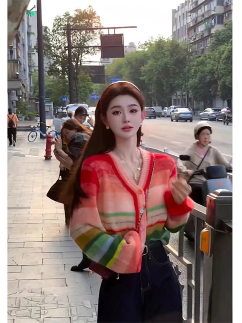 H215 渐变撞色彩虹条纹V领针织开衫女秋季韩版减龄宽松显瘦毛衣潮