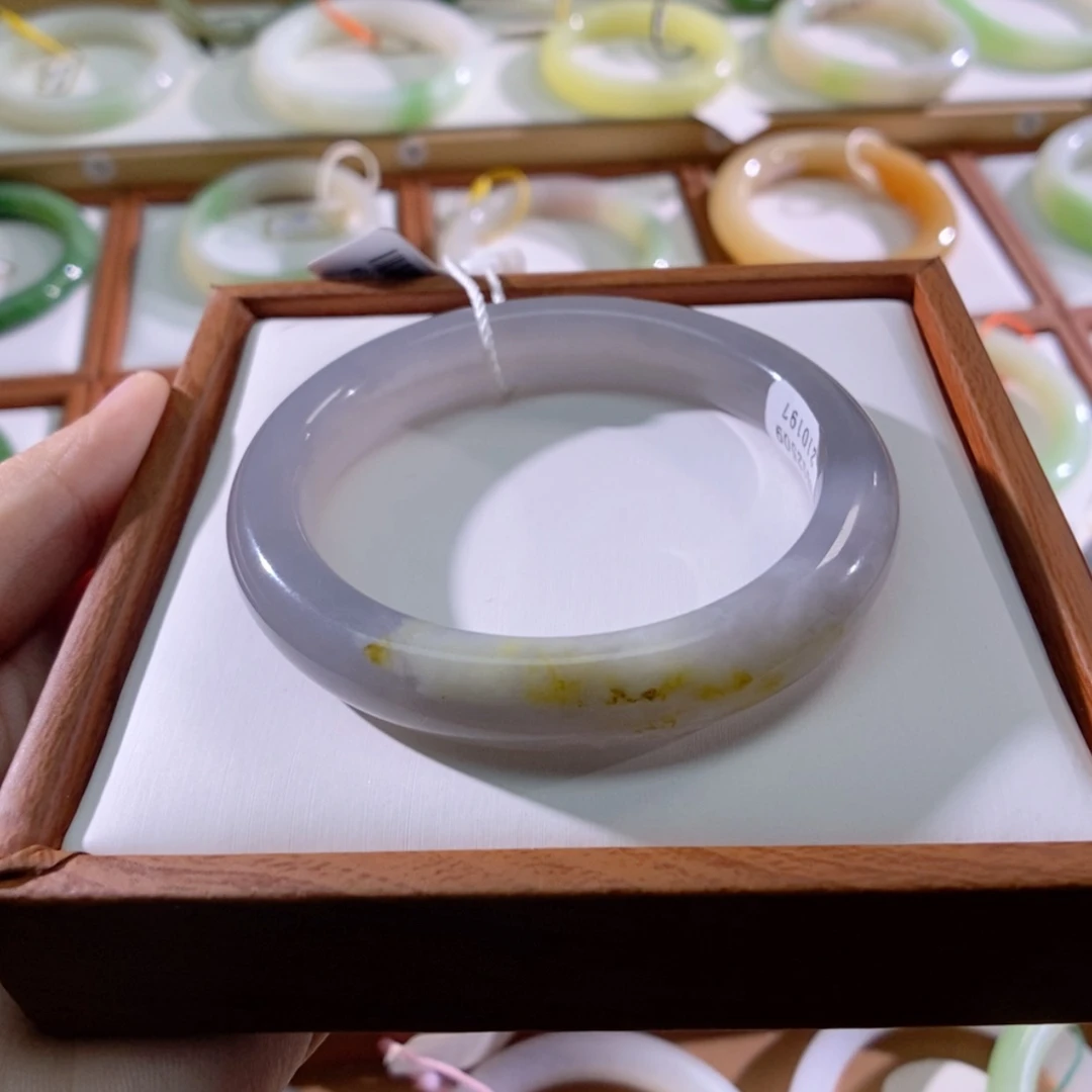 【闪购商品】未镶嵌手镯和田玉可