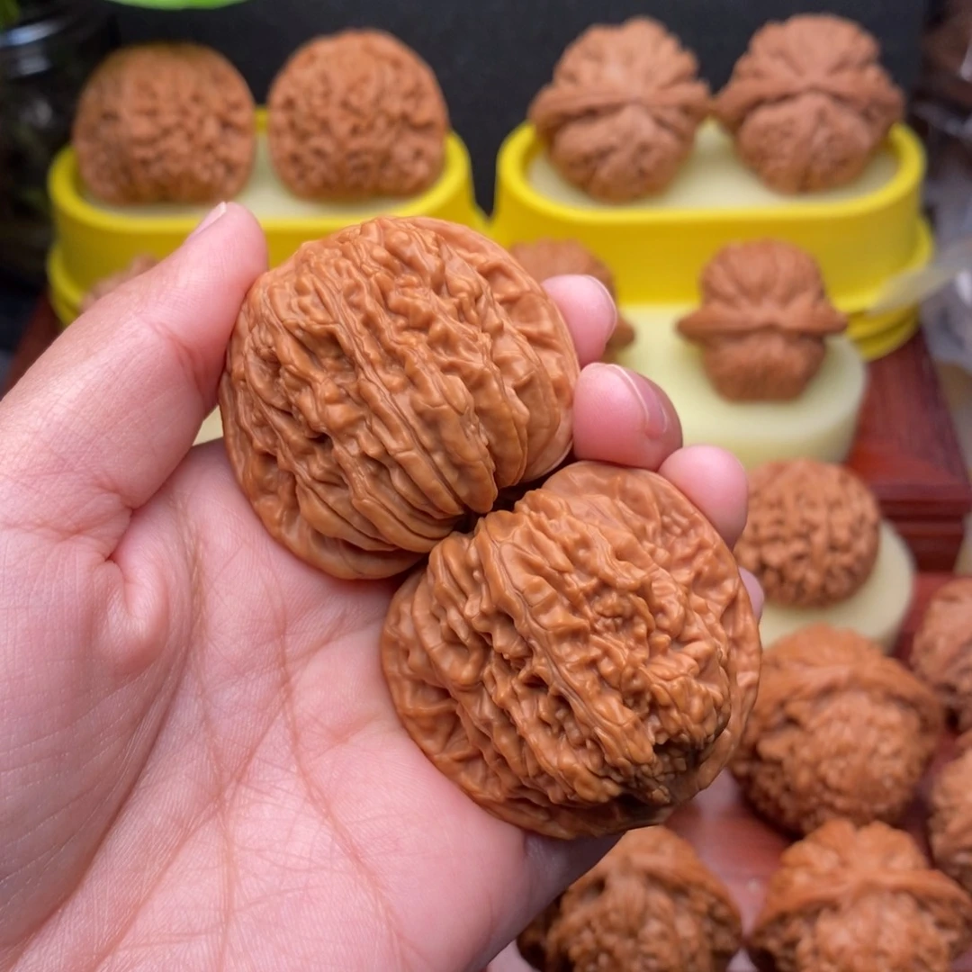 把件文玩核桃42老树红皮四座楼“大漏”