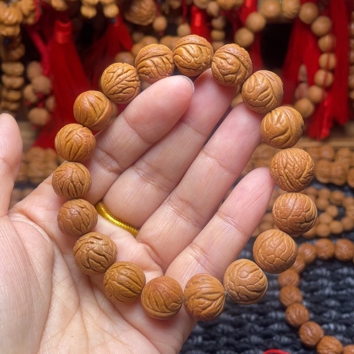 木质类龙纹桃枭挂件