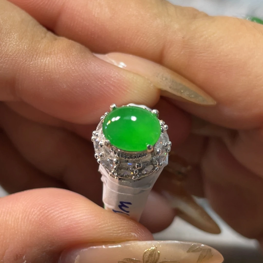 翡翠未镶嵌颈饰蛋面