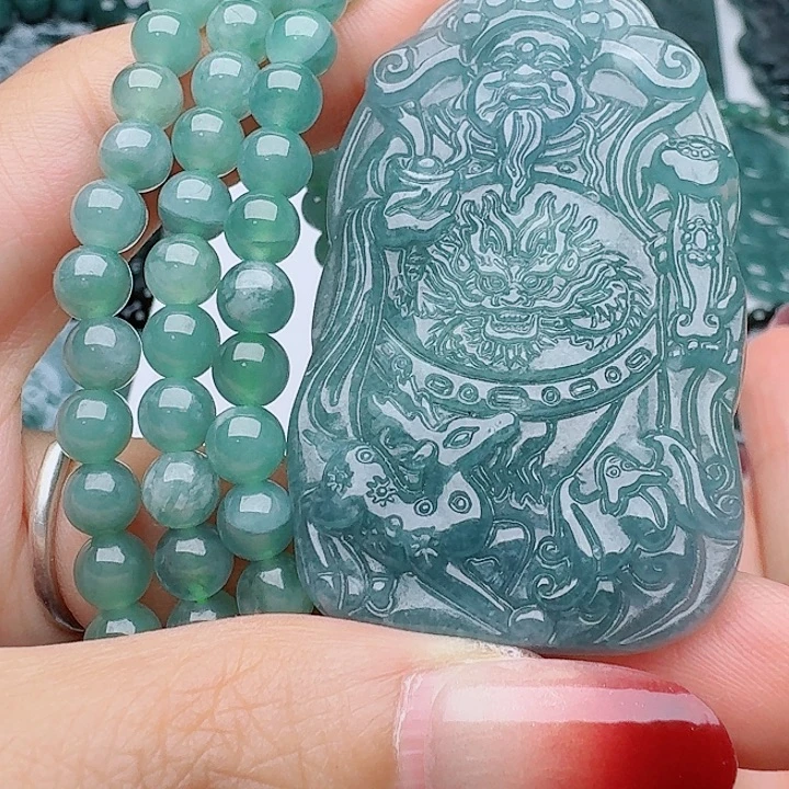 翡翠未镶嵌颈饰1111