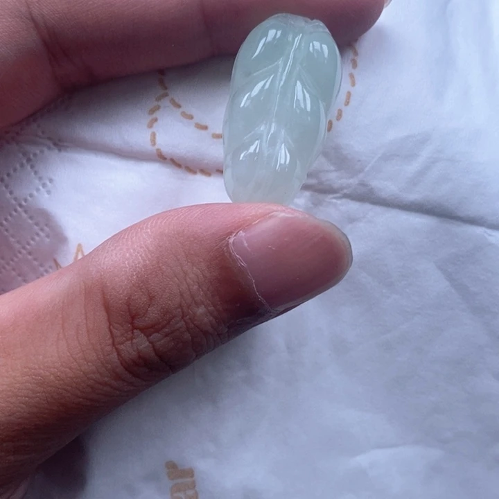 翡翠未镶嵌颈饰13