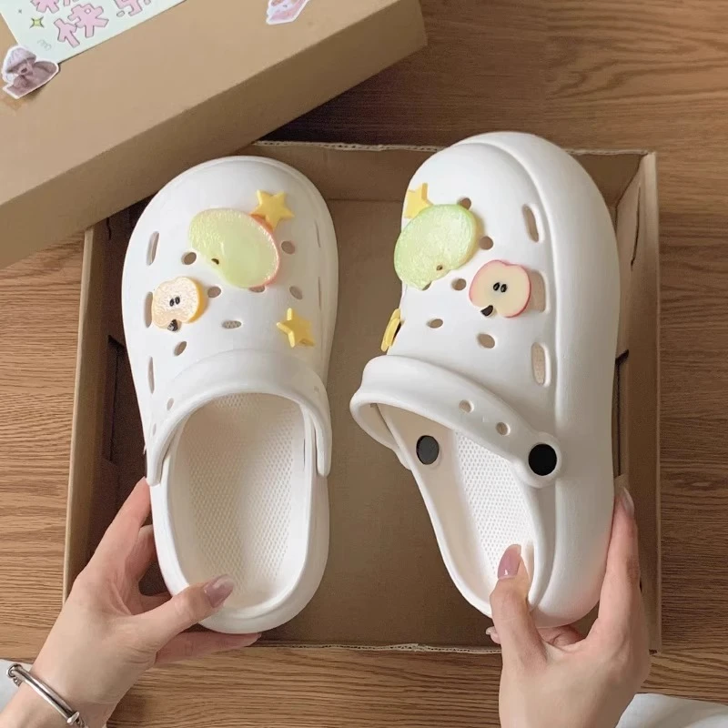 夏季新款爆款百搭可爱洞洞鞋女款外穿休闲厚底防滑网红包头拖鞋女