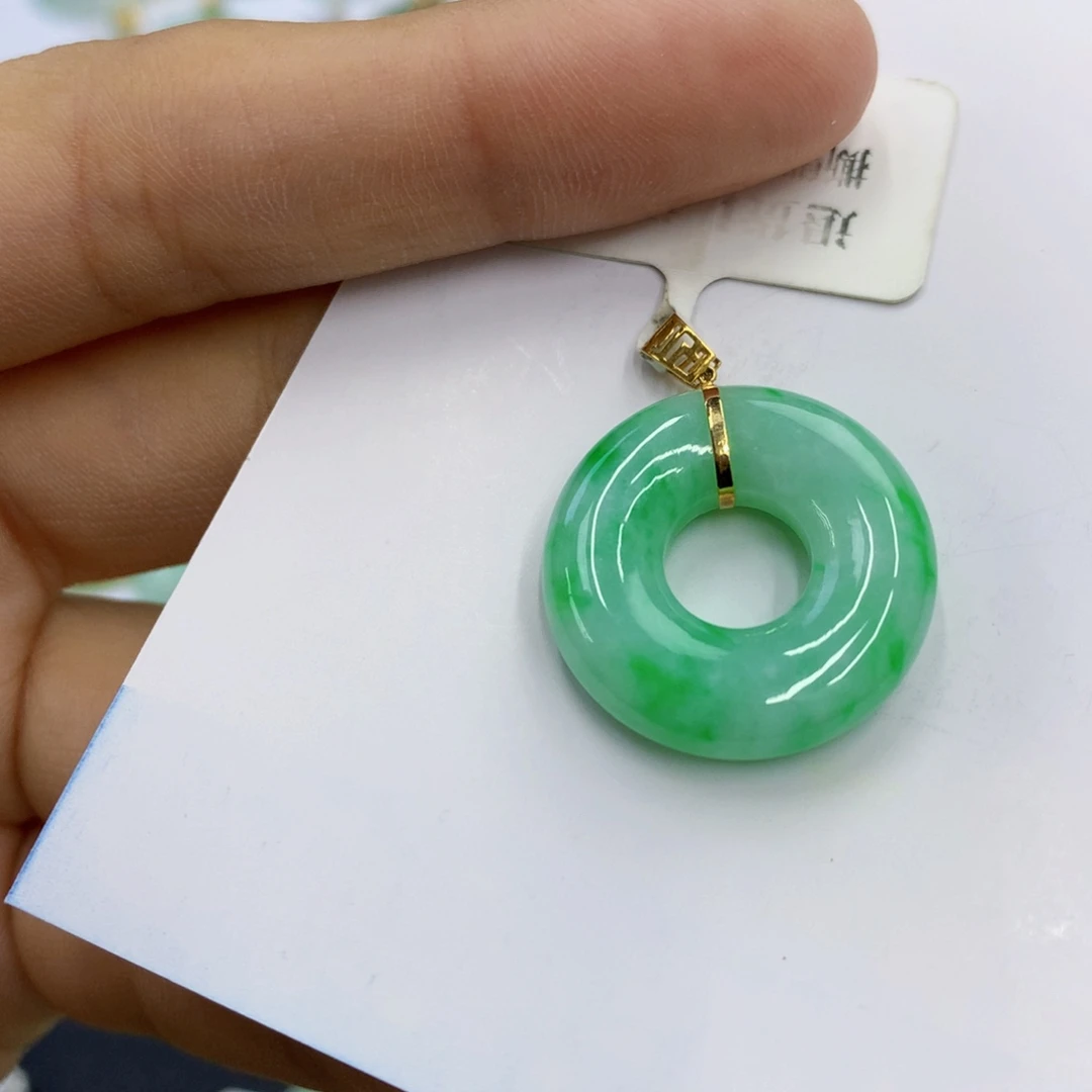 翡翠18K金镶嵌颈饰翡翠
