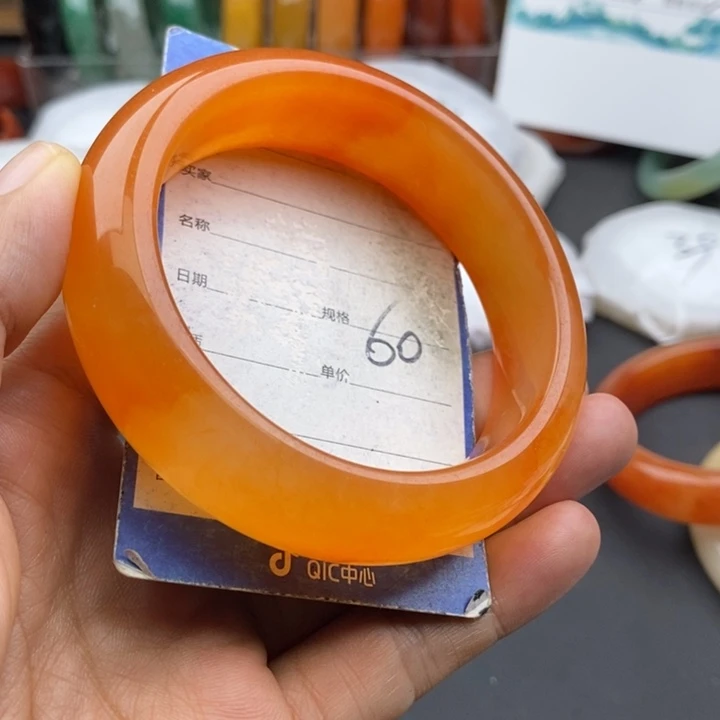 未镶嵌手镯石英质玉