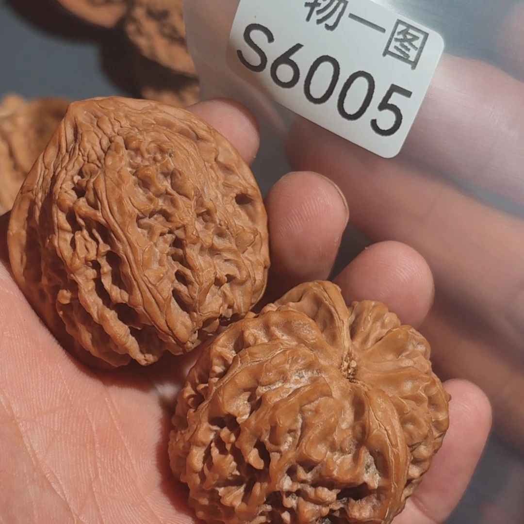 文玩核桃把件野牛