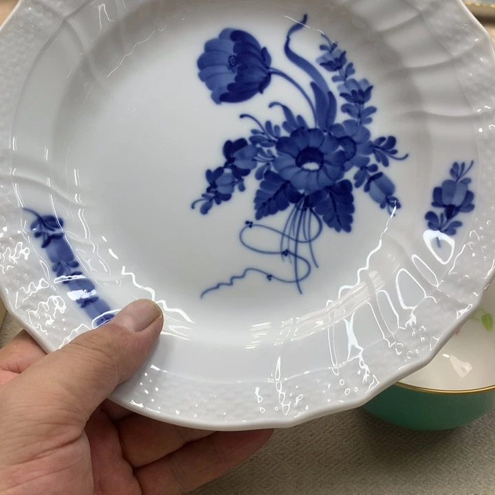 瓷片L****呜这份爱真的需要一个