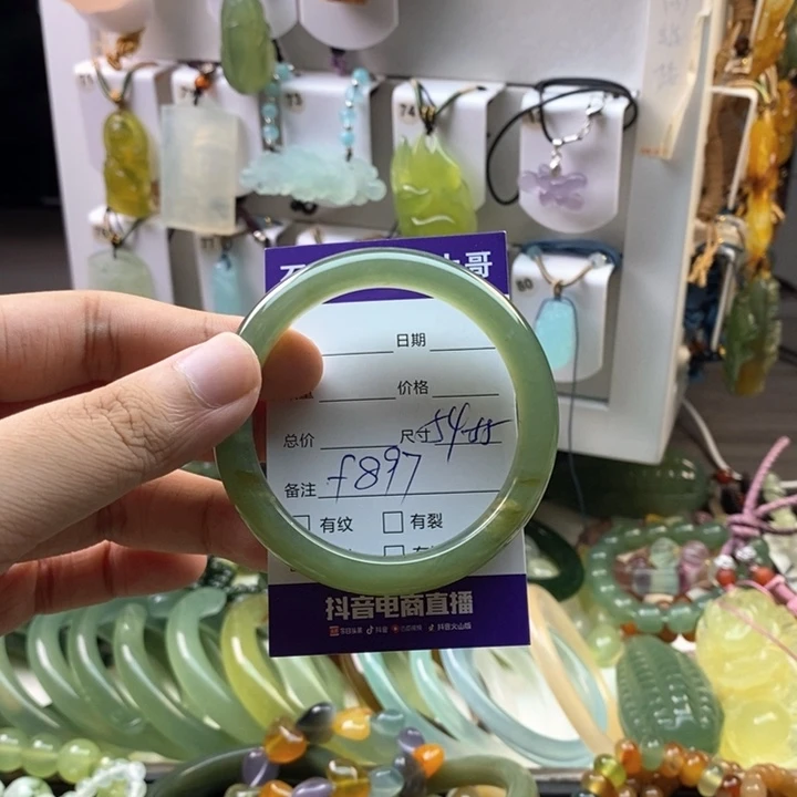 未镶嵌蛇纹石玉颈饰
