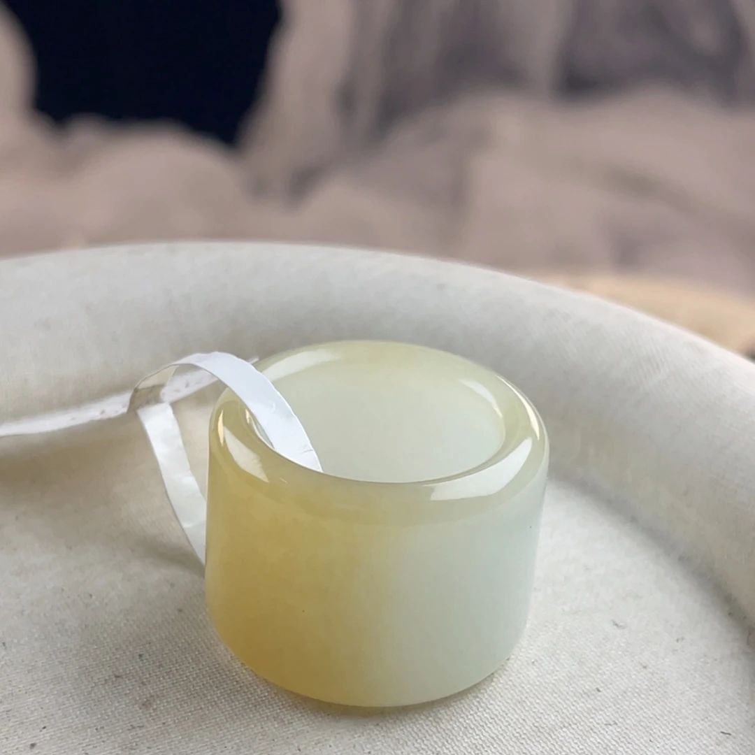 小***孩和田玉（糖玉）未镶嵌戒指