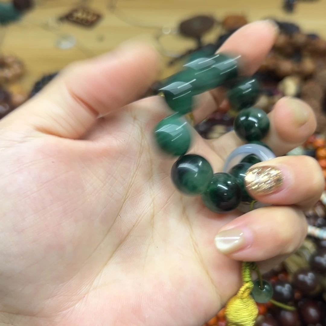 维腊木（绿檀）无事牌