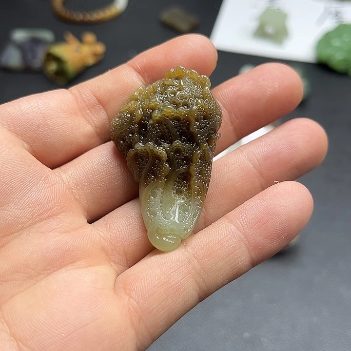 铁***氧和田玉未镶嵌颈饰