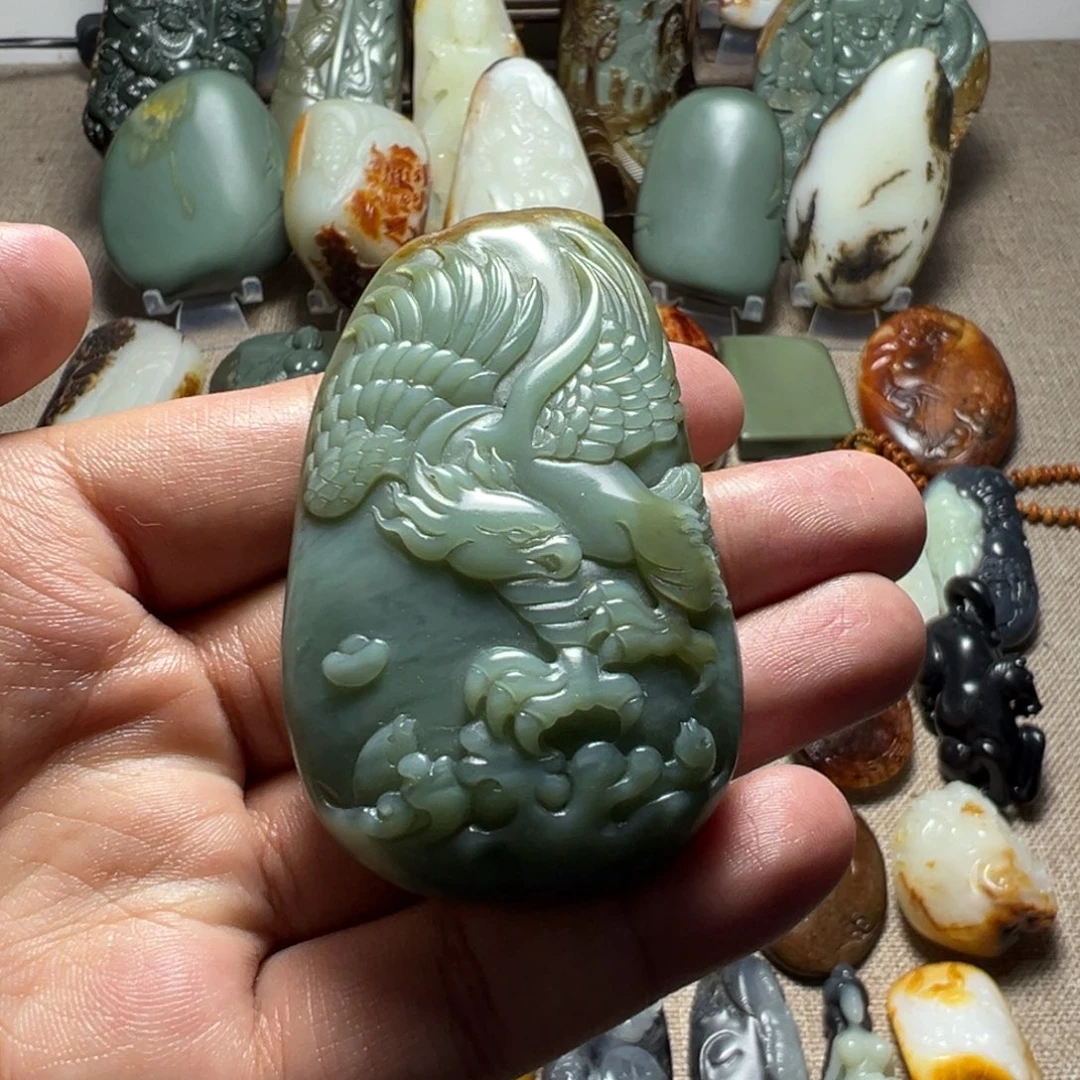 和田玉未镶嵌挂件大展宏图