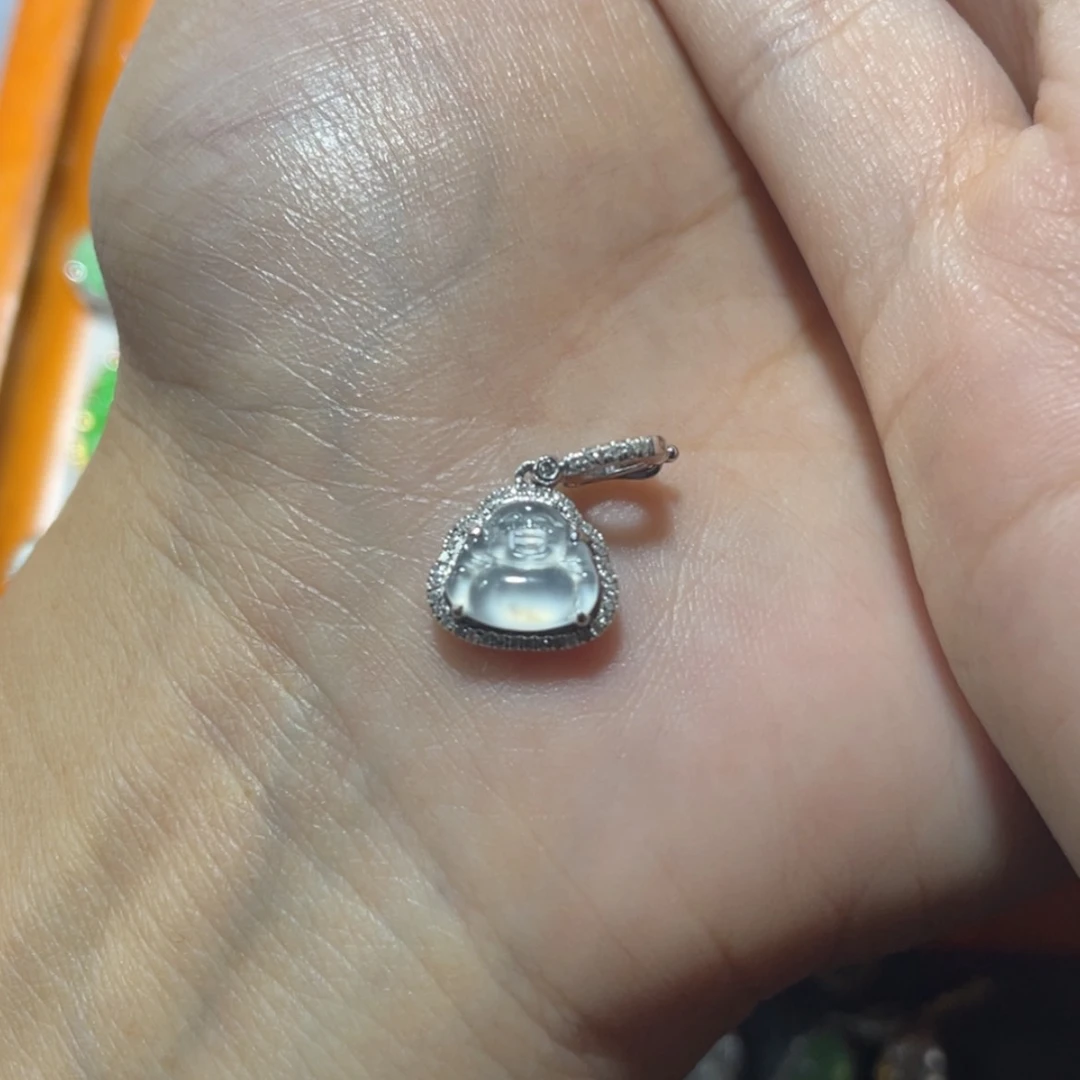 【闪购商品】颈饰18K金镶嵌翡翠笑****