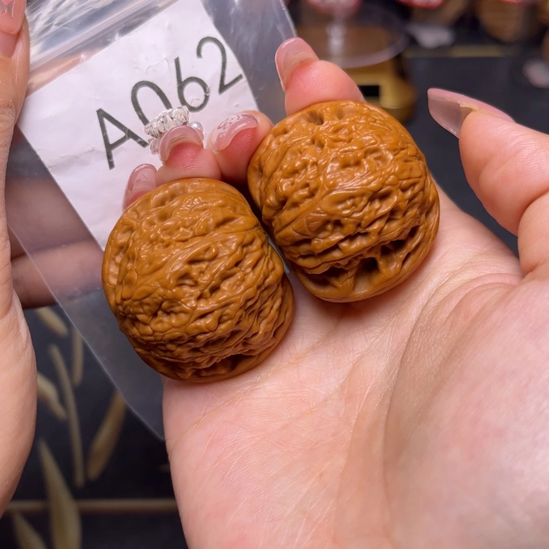 文玩核桃吊坠铁锤40.8