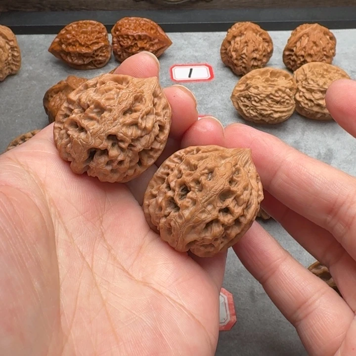 文玩核桃吊坠太行龙纹【3506】