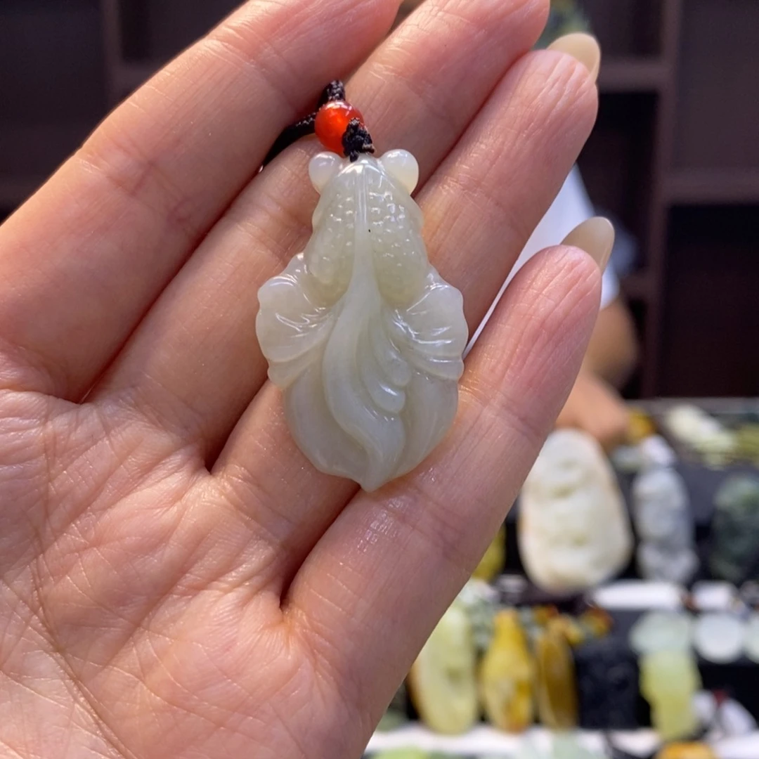 未镶嵌蛇纹石玉颈饰