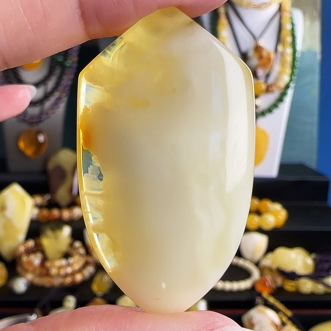 蜜蜡颈饰未镶嵌蜜蜡金瓷白盾牌吊坠