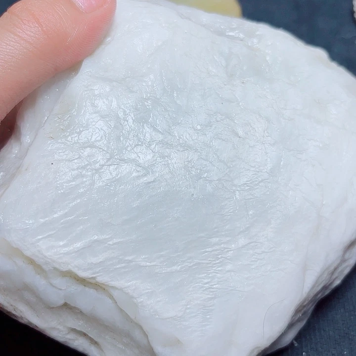 和田玉（糖玉）未镶嵌珠宝奇石