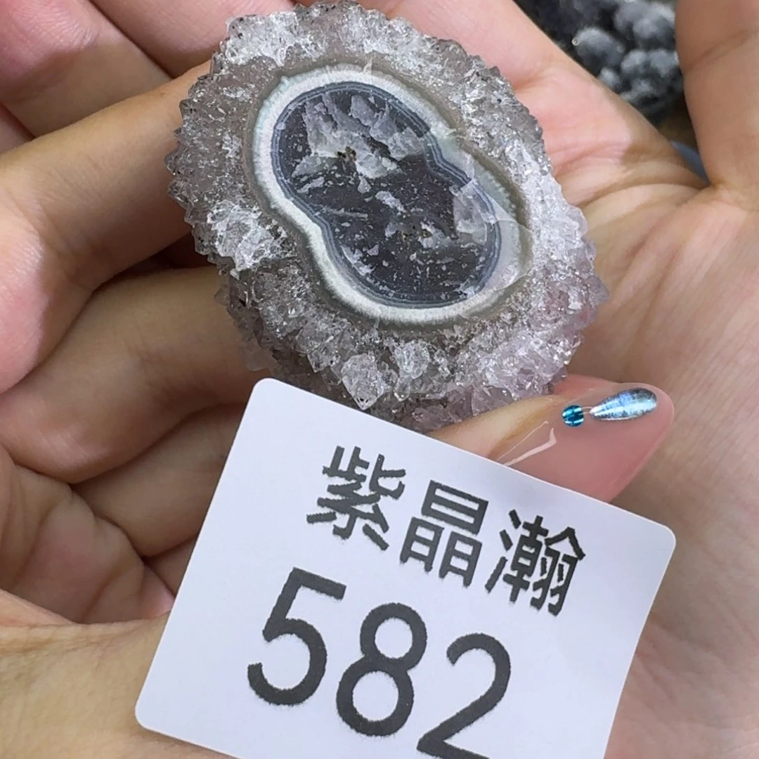 未镶嵌水晶大型摆件（非配饰）