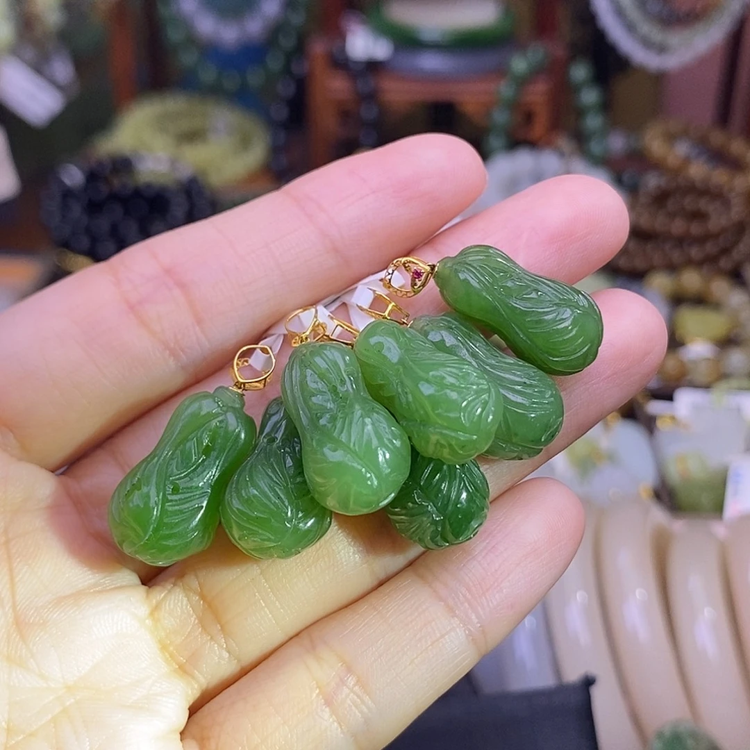 和田玉未镶嵌颈饰多样性发一 18.K金碧玉白菜