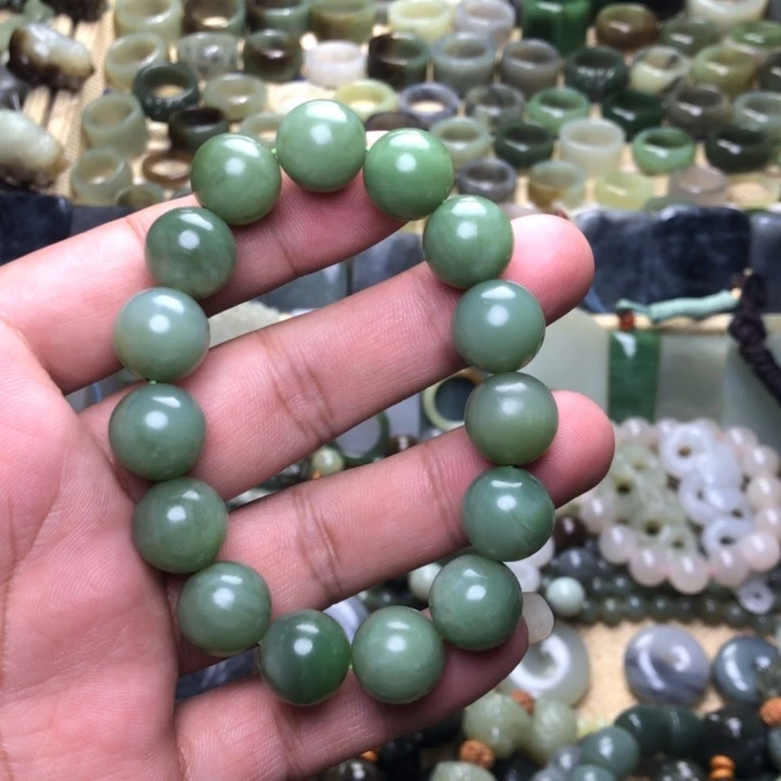 鹏***)和田玉未镶嵌颈饰