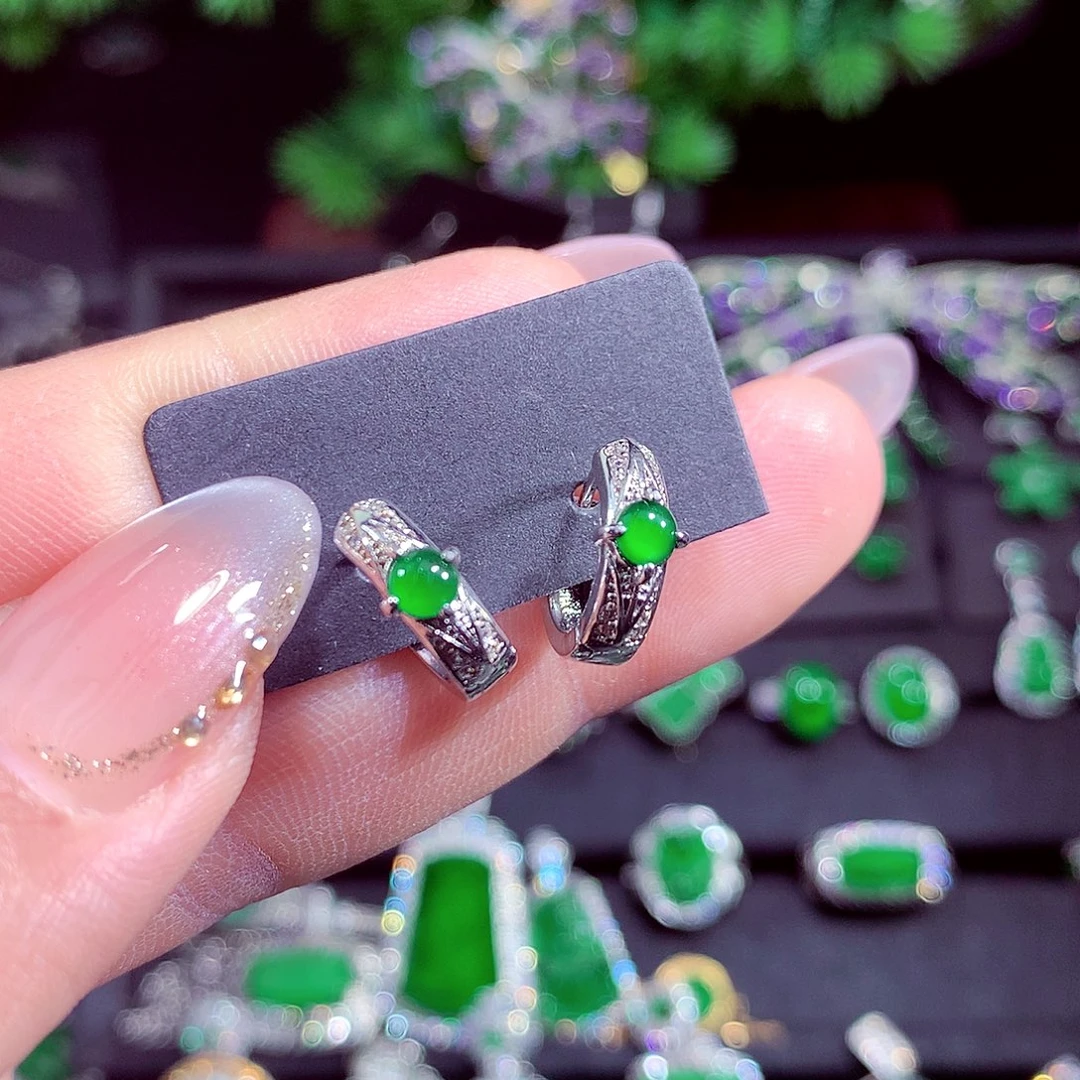 颈饰未镶嵌翡翠天然