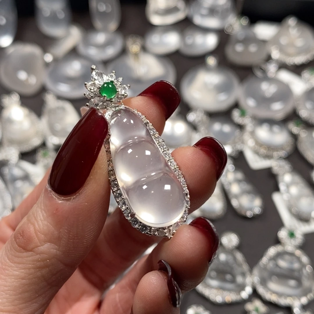 石英质玉银S925镶嵌颈饰黑钢福豆