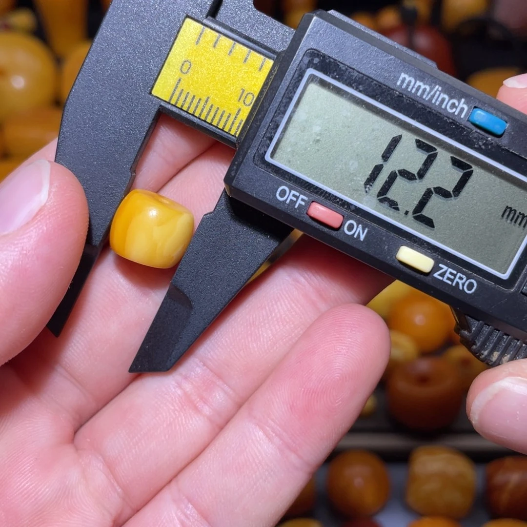 琥珀未镶嵌裸石墩子