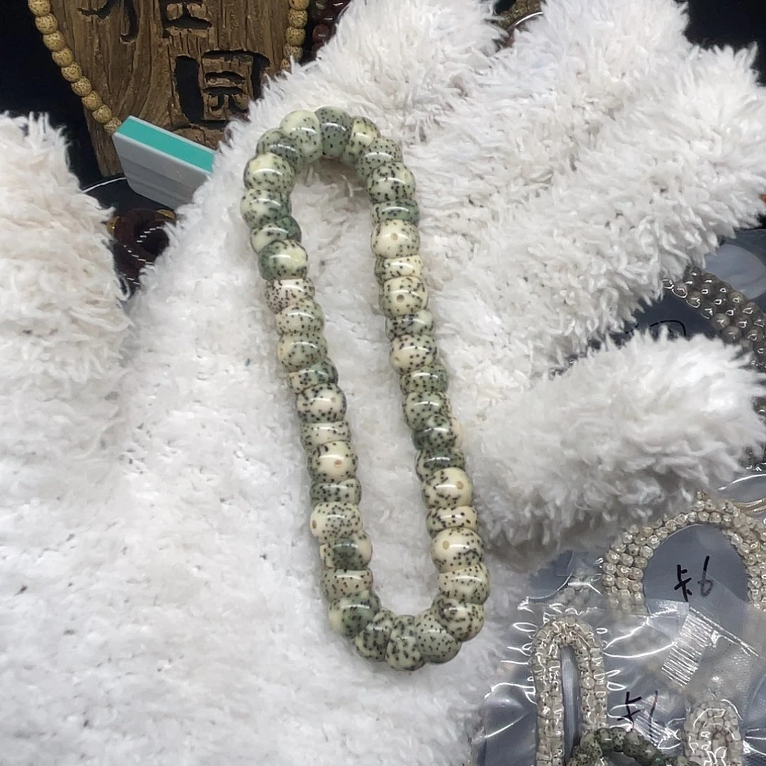 李***费星月菩提手串石玉料大肠单圈