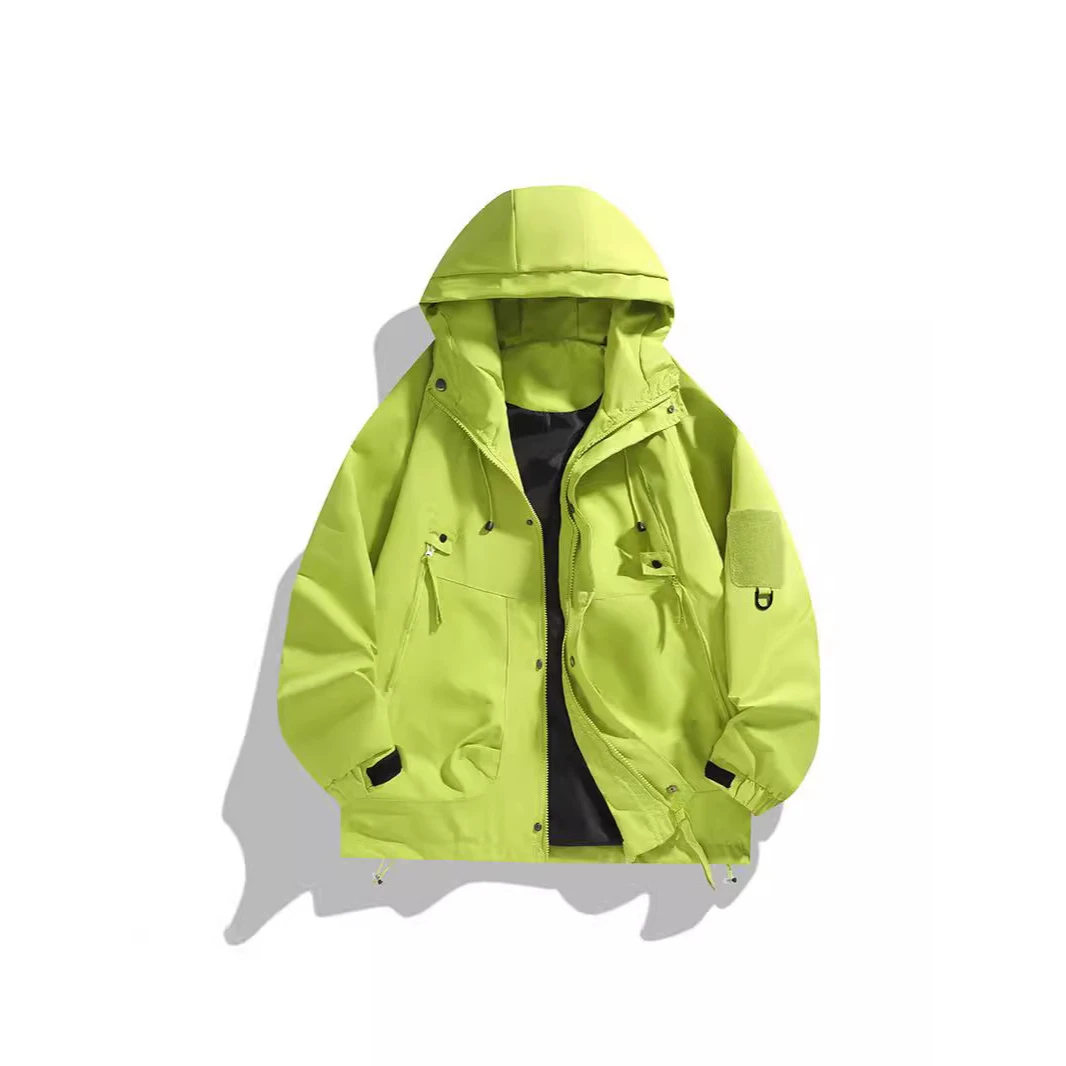 登山加绒新款男女冲锋衣夹克机能风工装袋户外防水外套秋装爬山绿