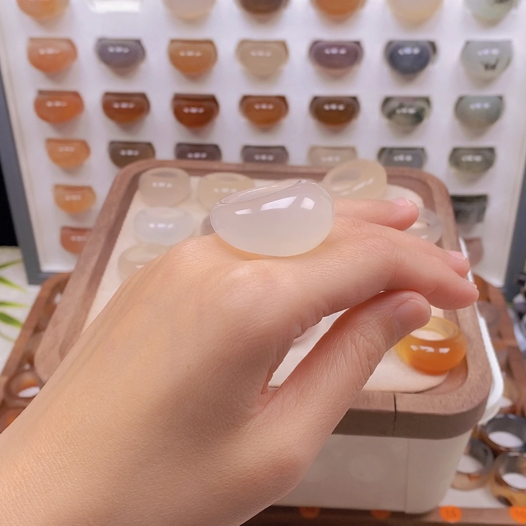 汉***号玛瑙/玉髓未镶嵌戒指港18