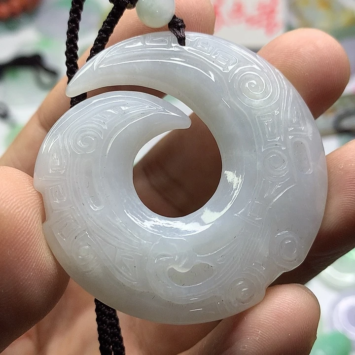 翡翠未镶嵌吊坠(赠链)