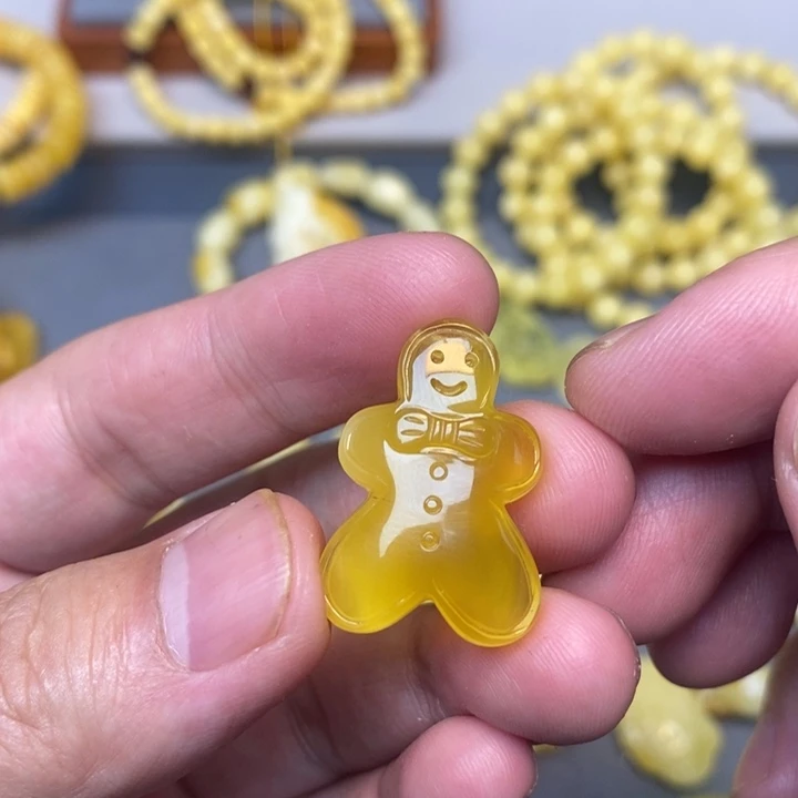 未镶嵌琥珀珠宝奇石
