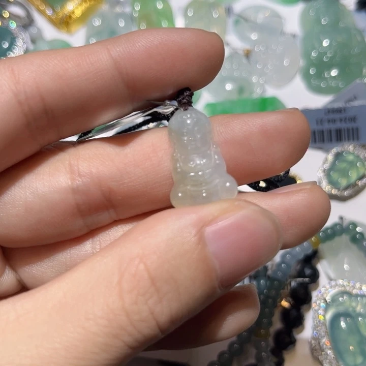 翡翠颈饰未镶嵌天然翡翠A货