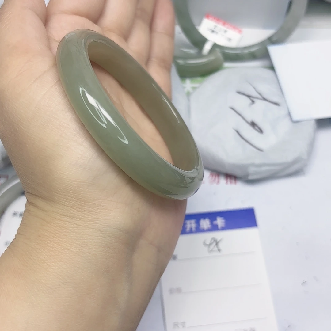 石英质玉未镶嵌手镯45/5857