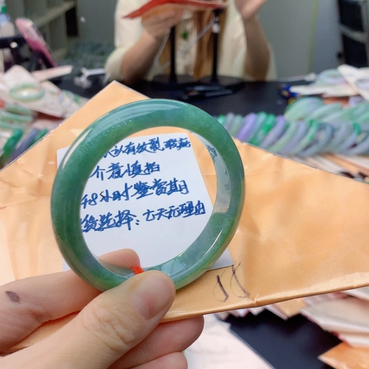 翡翠未镶嵌手镯翡翠手镯