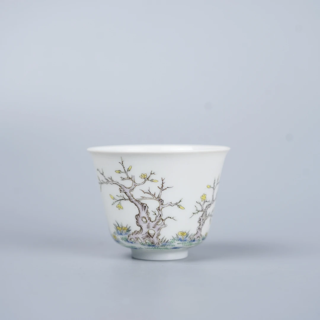 Lot011珐琅彩花卉杯