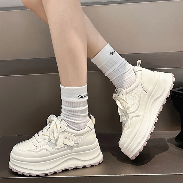 真皮小白鞋女厚底2025春季新款超轻便软底增高百搭板鞋运动休闲鞋