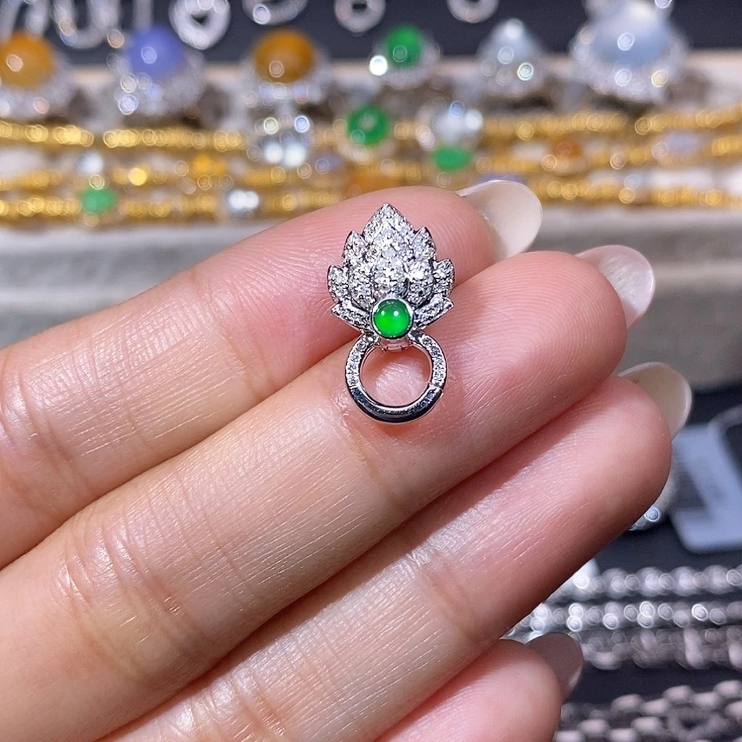 翡翠18K金镶嵌颈饰百搭扣