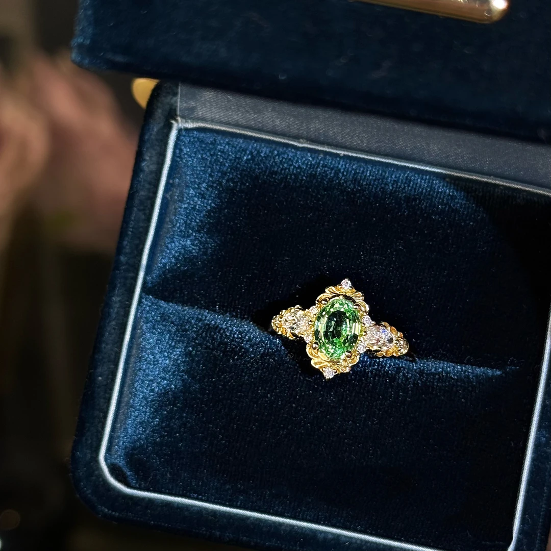 培育蓝宝石R810【华光溢彩·绿】镶嵌薄荷绿色时尚精致戒百搭戒指