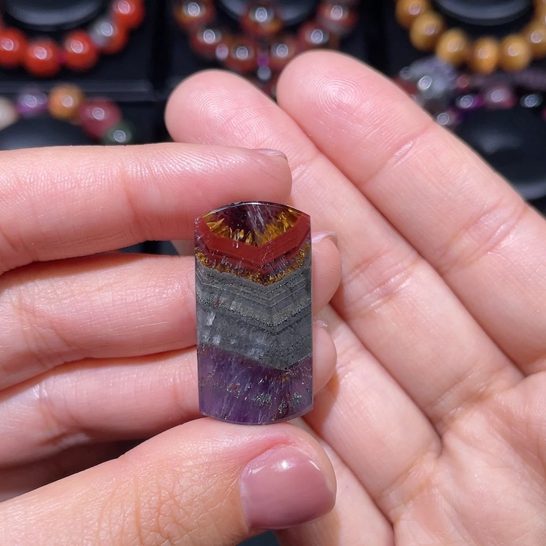 水晶极光吊坠未镶嵌