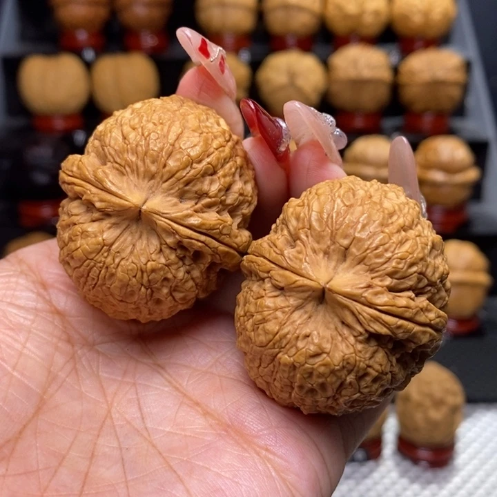 文玩核桃把件紫*城铁狮子9号